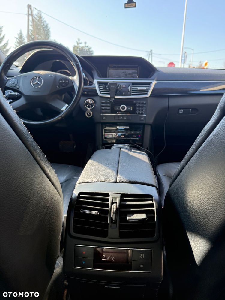 Mercedes-Benz Klasa E 350 CDI DPF 4Matic BlueEFFICIENCY 7G-TRONIC Avantgarde - 17