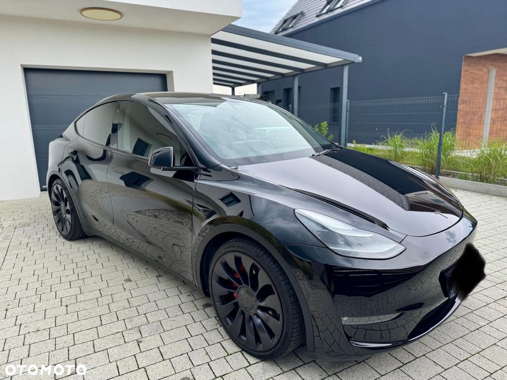 Tesla Model Y Performance AWD - 4