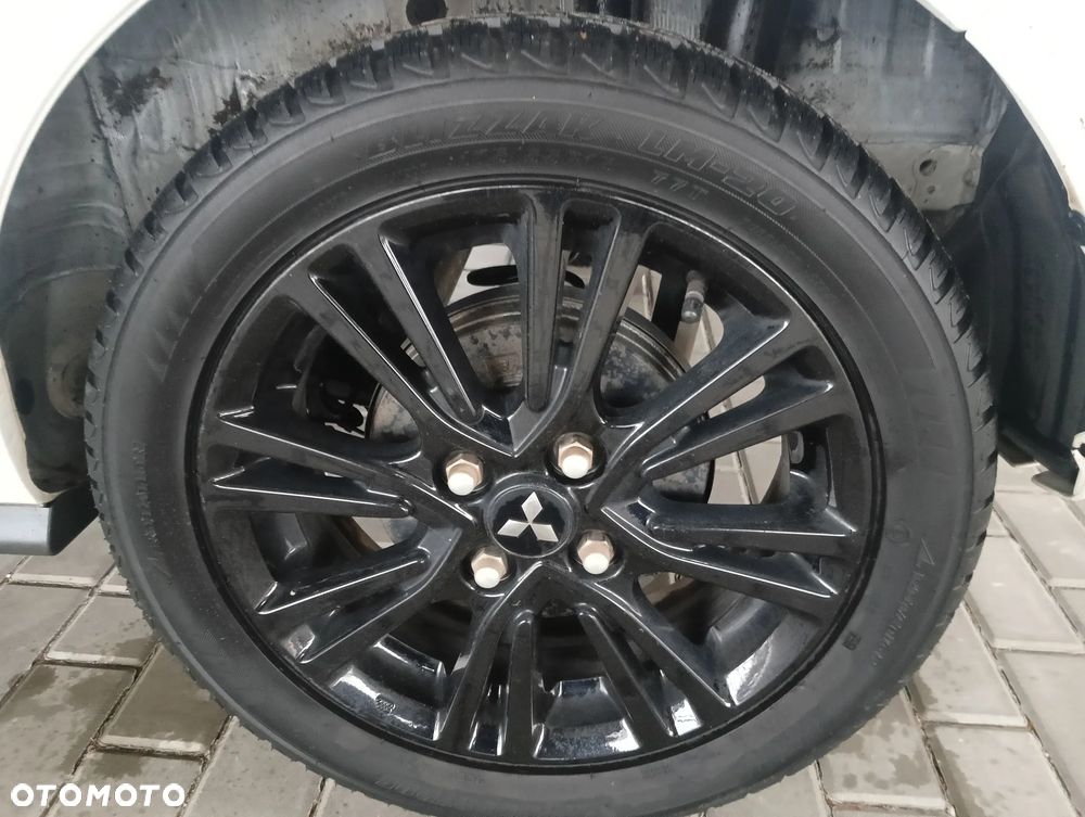 Mitsubishi Space Star - 36