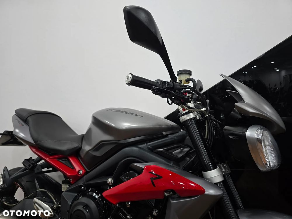 Triumph Street Triple - 27