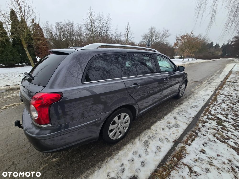 Toyota Avensis 1.8 VVT-i Combi - 9