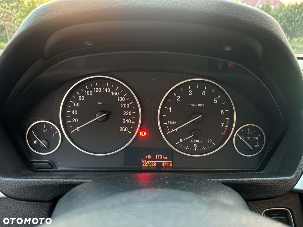 BMW Seria 3 328i - 12