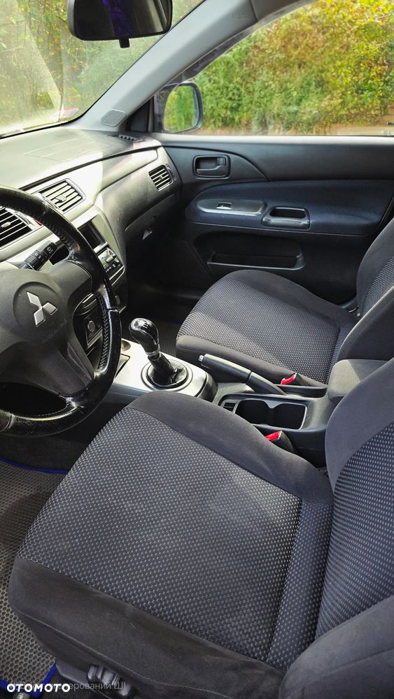 Mitsubishi Lancer - 9