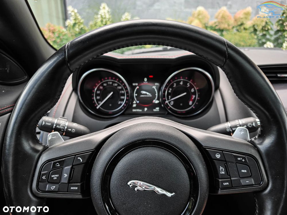 Jaguar F-Type AWD R - 26