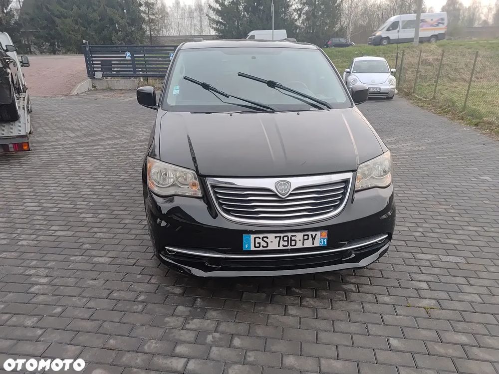 Lancia Voyager 2.8CRD Platinum - 19