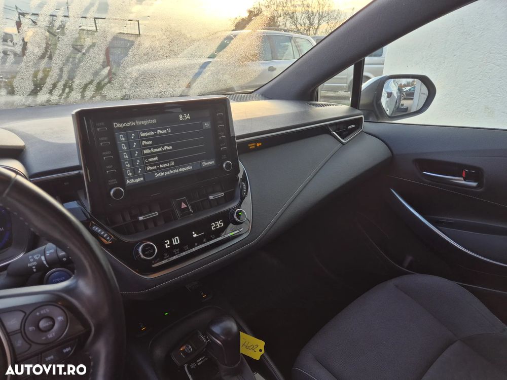 Toyota Corolla ver-1-8-hsd-dynamic - 15