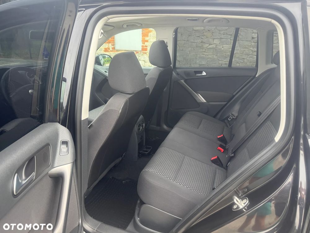 Volkswagen Tiguan - 11