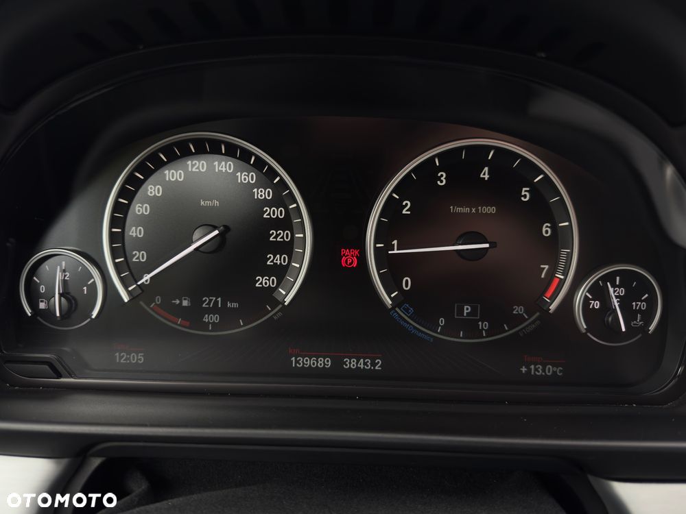 BMW Seria 5 528i Touring Sport-Aut Luxury Line - 23