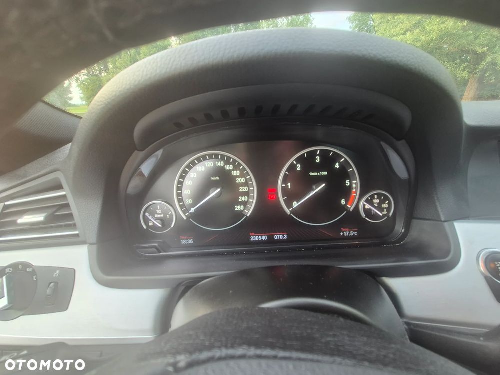 BMW Seria 5 530d xDrive - 11