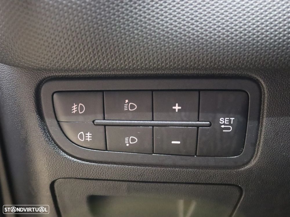 Fiat Punto 1.3 M-Jet Lounge S&S - 23