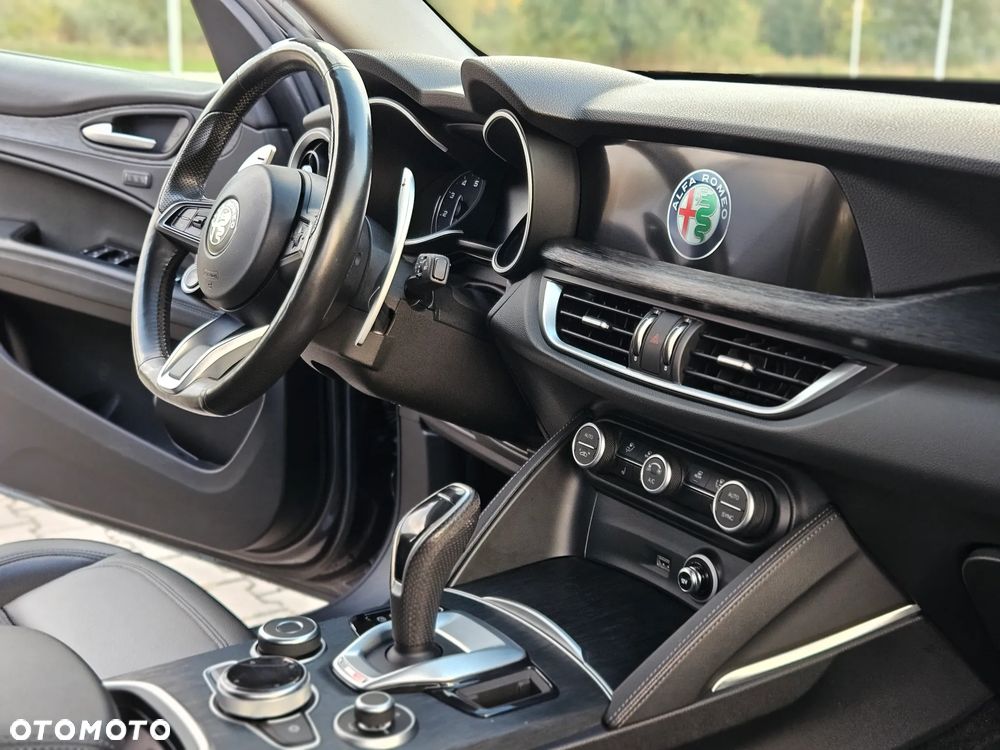 Alfa Romeo Stelvio 2.0 Turbo TI Q4 - 8