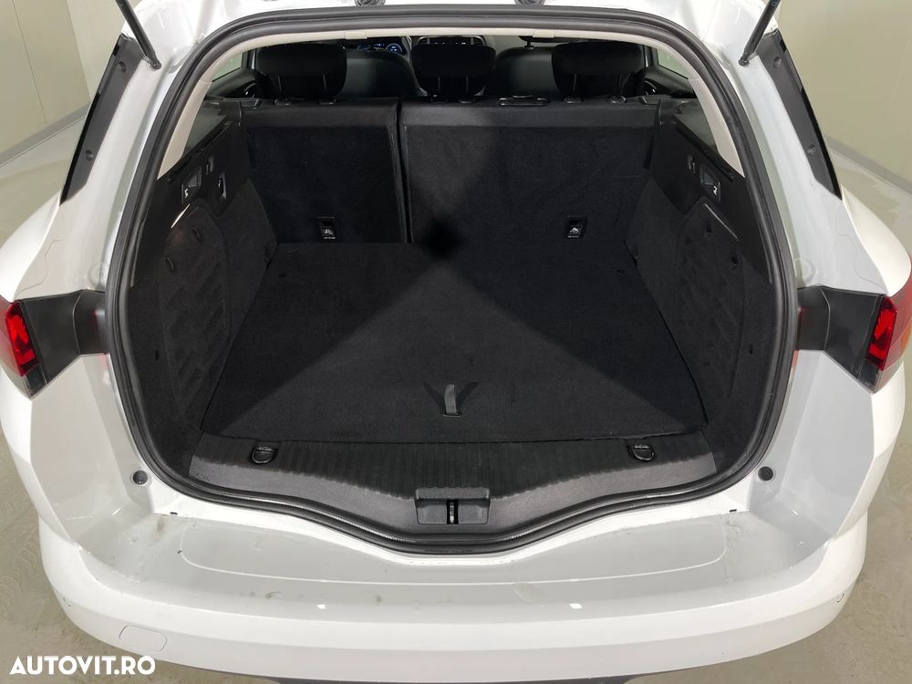 Renault Megane E-TECH 160 BUSINESS EDITION - 12