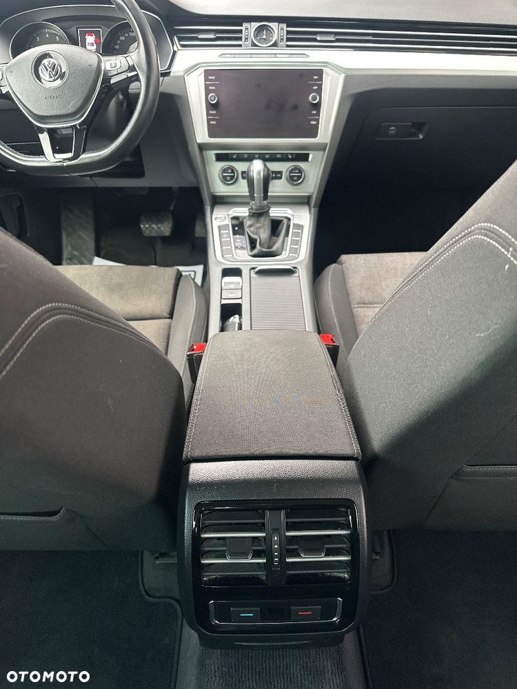 Volkswagen Passat 1.8 TSI BMT Comfortline - 22