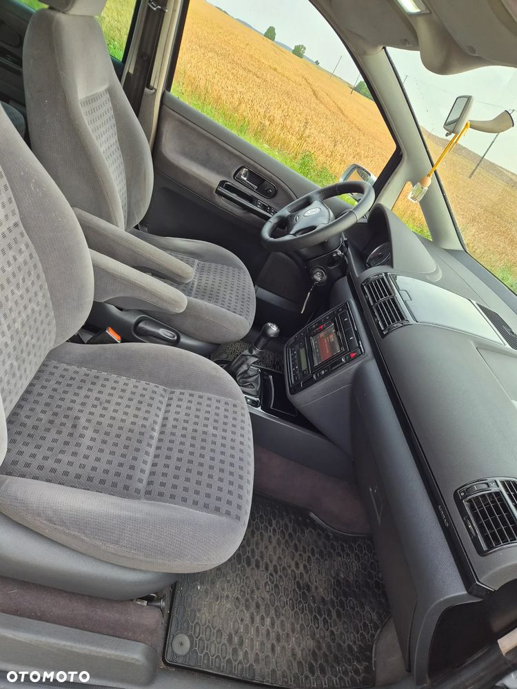 Volkswagen Sharan 1.9 TDI Family - 17