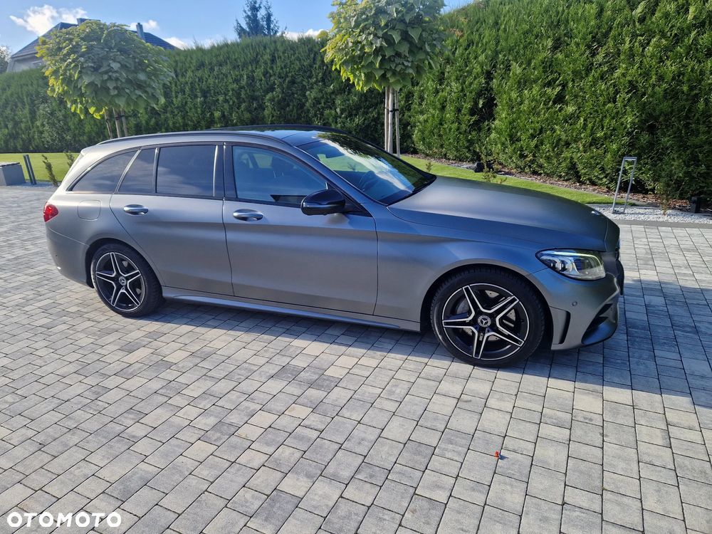 Mercedes-Benz Klasa C 300 d T 4Matic 9G-TRONIC AMG Line - 3