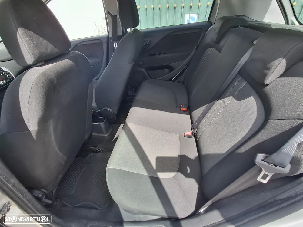 Fiat Grande Punto - 13