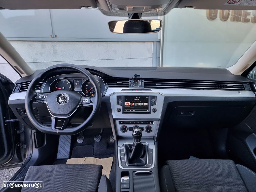 VW Passat Variant 2.0 TDI Confortline - 31