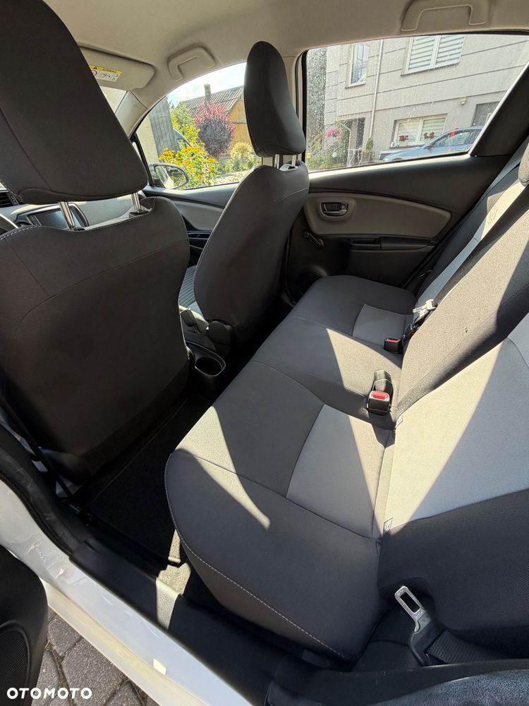 Toyota Yaris 1.5 Premium - 8