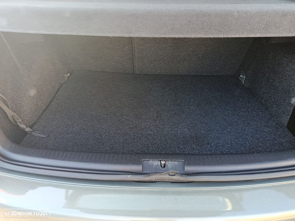 VW Golf 1.4i Confortline JE+AC - 9