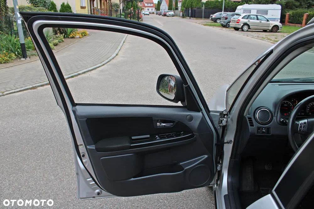 Suzuki SX4 1.6 VVT 4x2 City - 24
