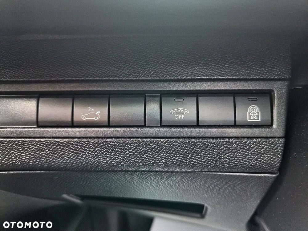 Peugeot 5008 1.6 PureTech Allure S&S EAT8 - 28