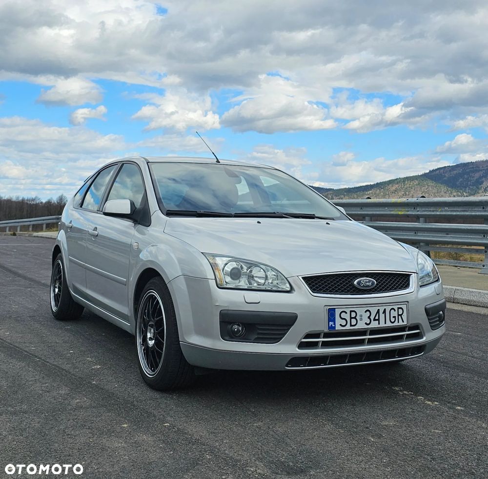 Ford Focus 2.0 Ghia - 7
