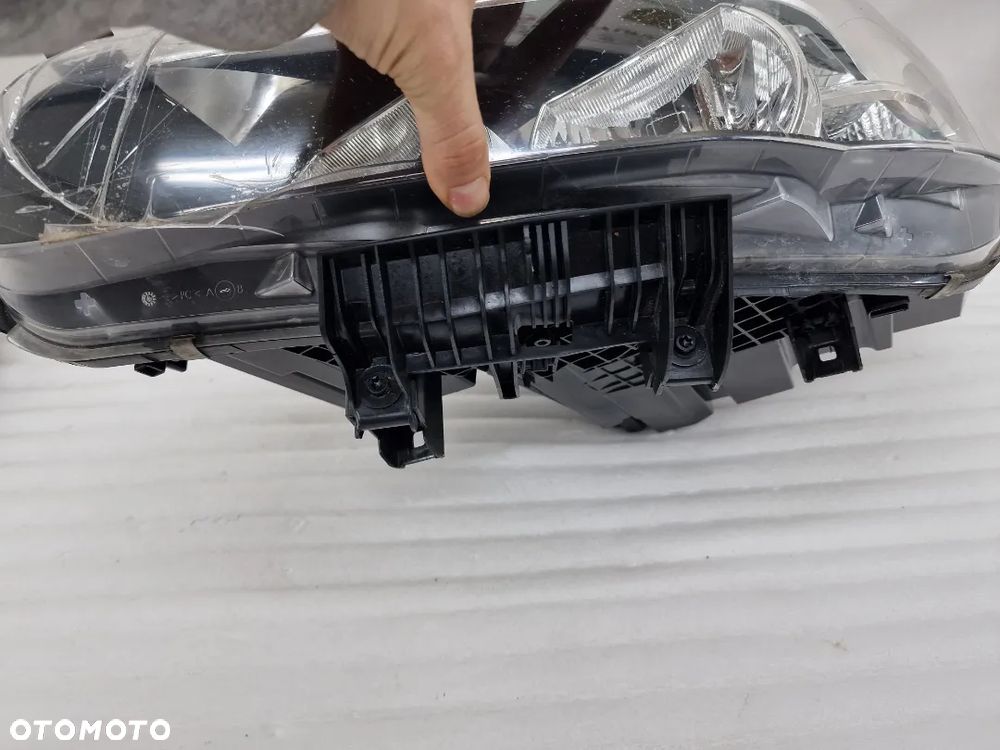 BMW 2 F45 / F46 14- LEWA ZWYKŁA LAMPA PRZEDNIA PRZÓD , NR 0301290201 / 7422573-04 , NR AUKCJI LL562 - 11