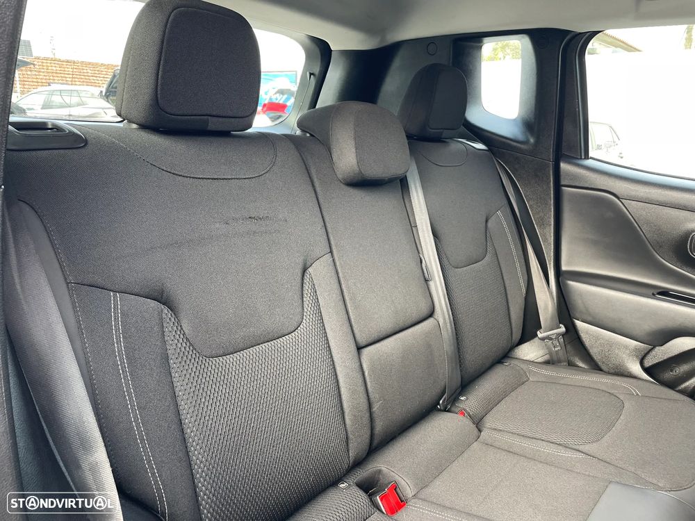 Jeep Renegade 1.0 T Limited - 15