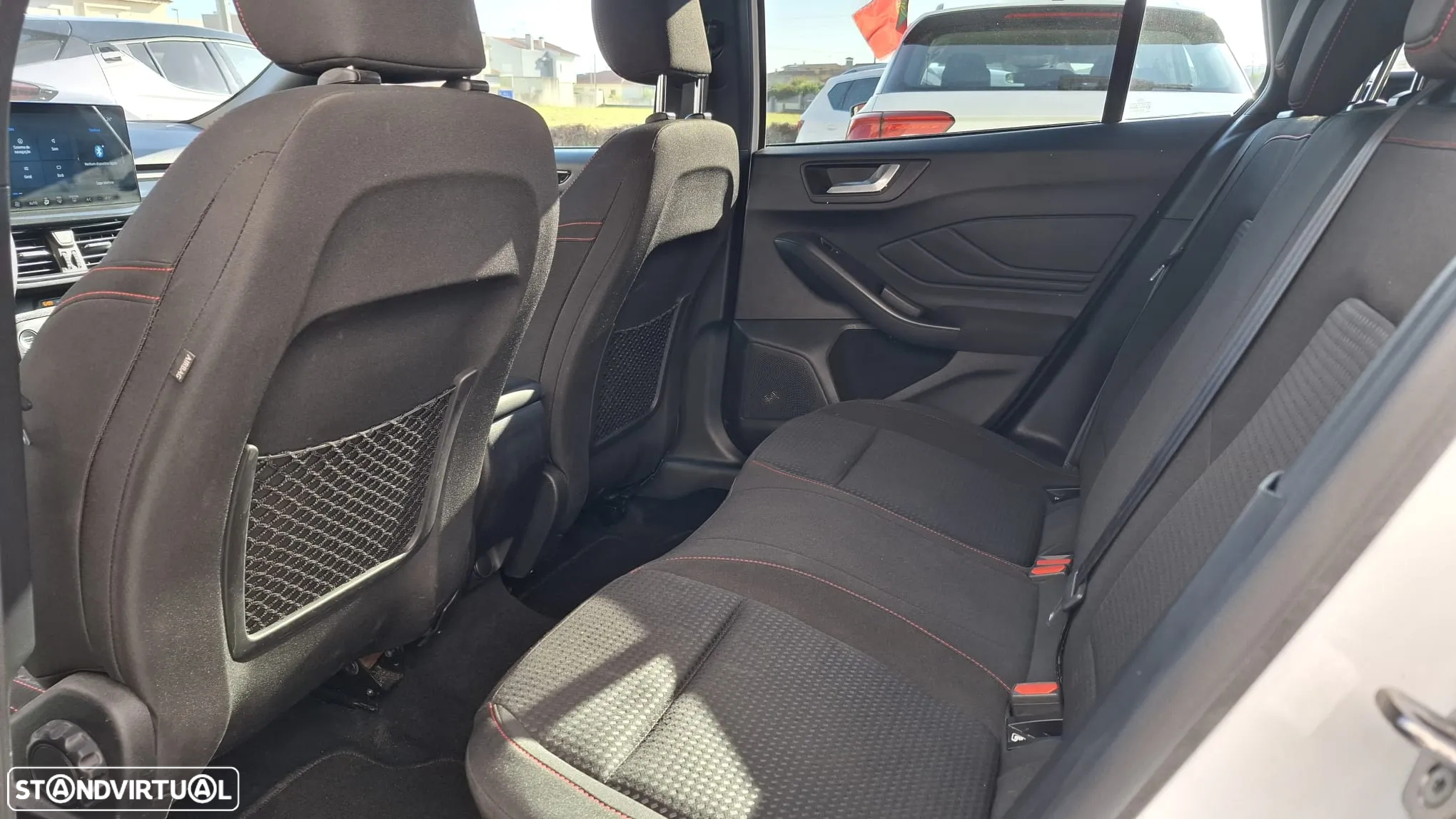 Ford Focus SW 1.0 EcoBoost MHEV ST-Line - 11