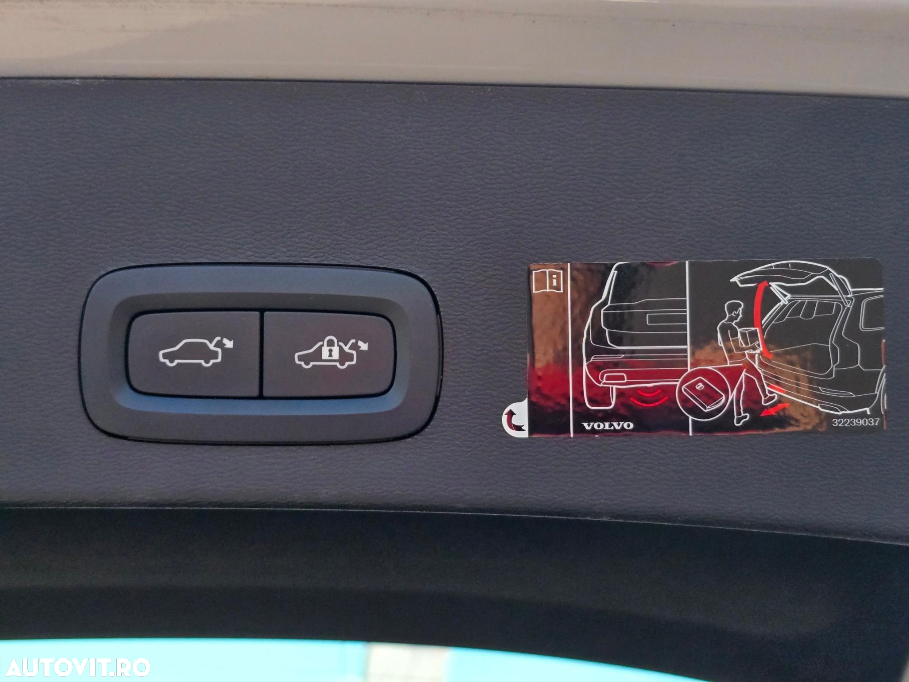 Volvo XC 40 Recharge T5 Twin Engine AT7 Inscription Expression - 28
