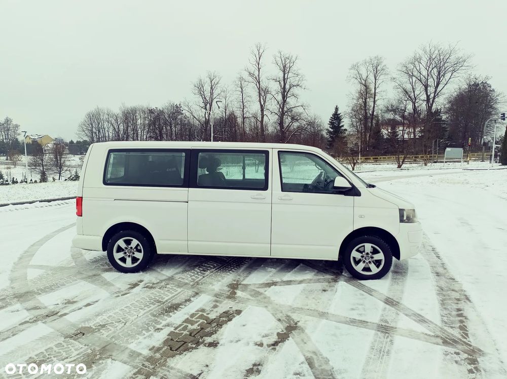 Volkswagen Caravelle - 3