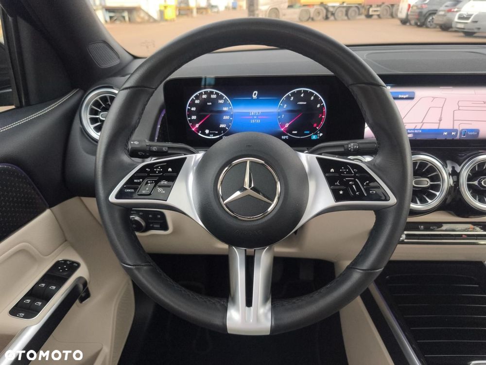 Mercedes-Benz GLB - 17