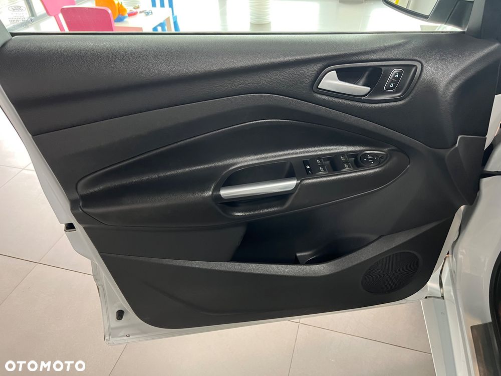 Ford Kuga 2.0 TDCi 4x2 ST-Line - 26