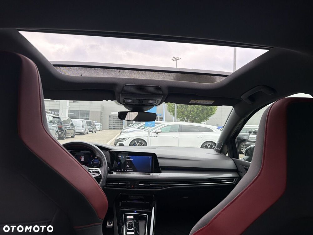 Volkswagen Golf - 32