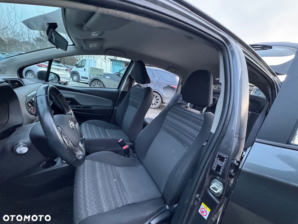 Toyota Yaris - 12