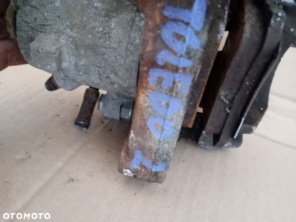 Zacisk hamulca prawy tył tylny Seat Toledo II - 3