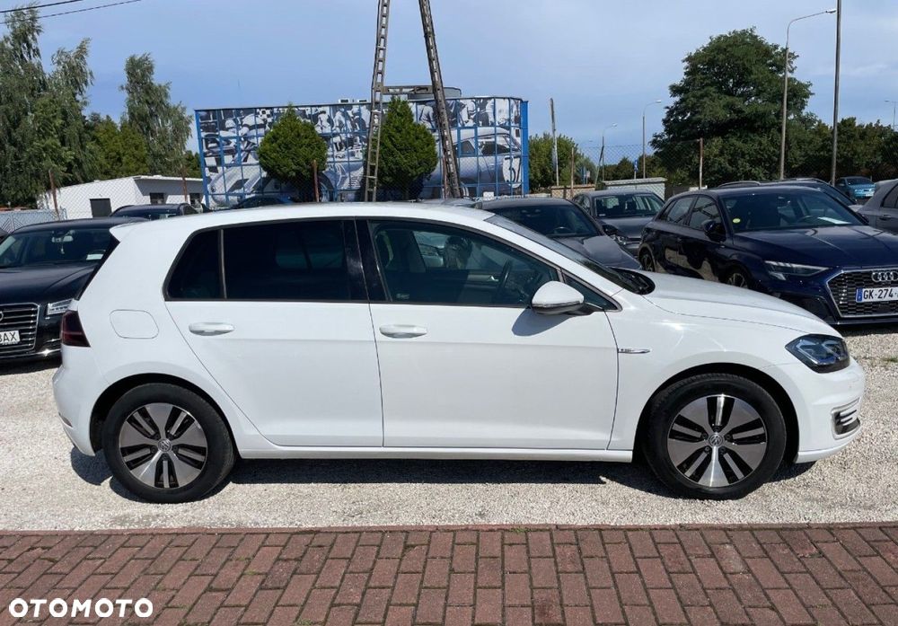 Volkswagen Golf - 5