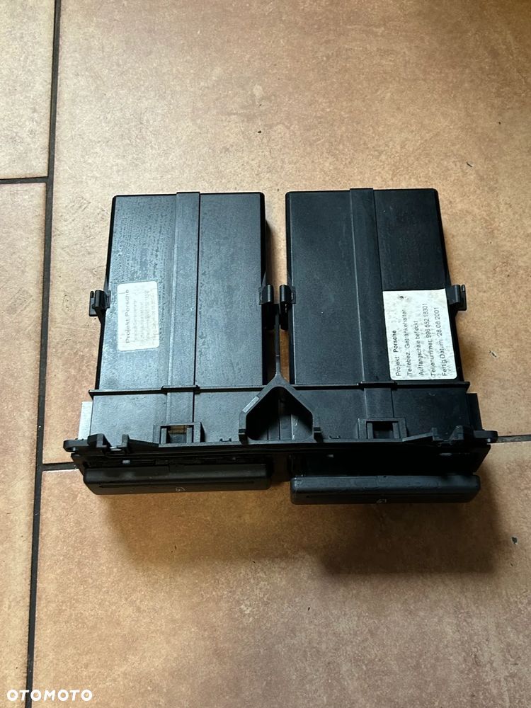 UCHWYT NA KUBKI CUP HOLDER PORSCHE 986 911 996 99655218301 - 2