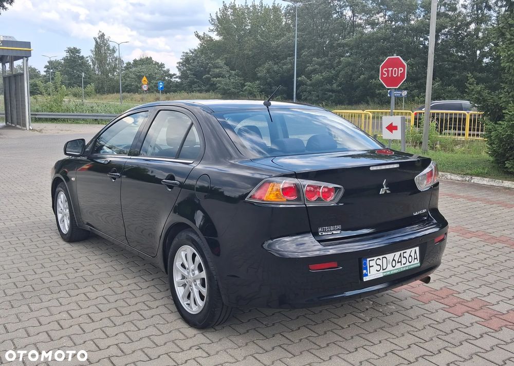 Mitsubishi Lancer 1.6 Intense - 13