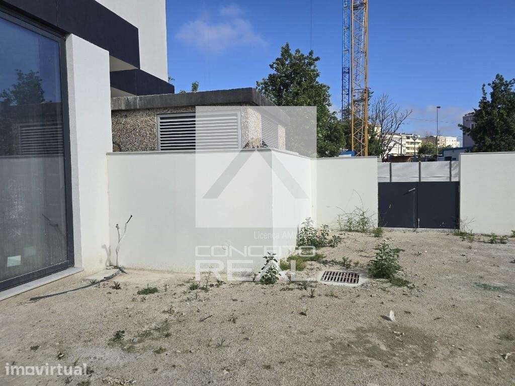 Loja c/ jardim privativo | Comércio / Restauração | Pícua, Águas Santa - Grande imagem: 4/15