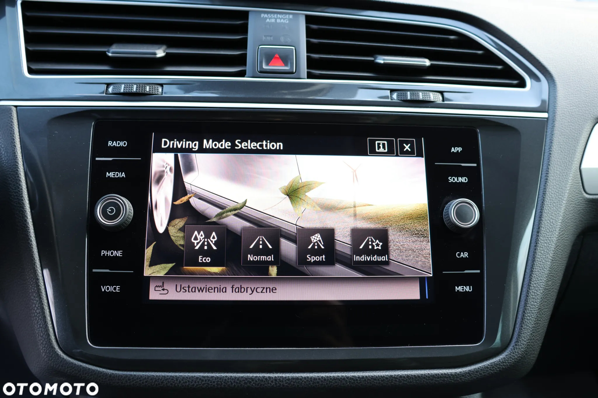 Volkswagen Tiguan 2.0 TDI SCR DSG R-Line - 22