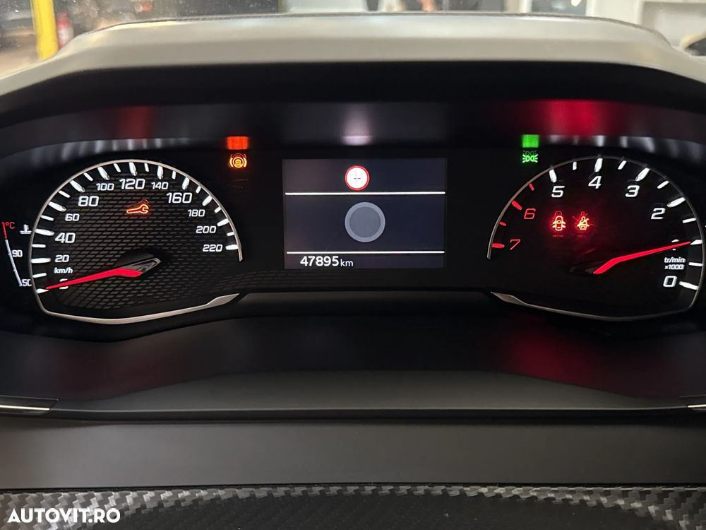 Peugeot 208 - 11