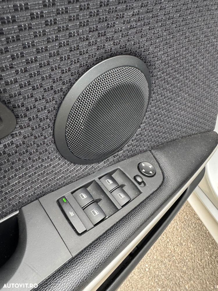 BMW Seria 3 320i Aut. - 5