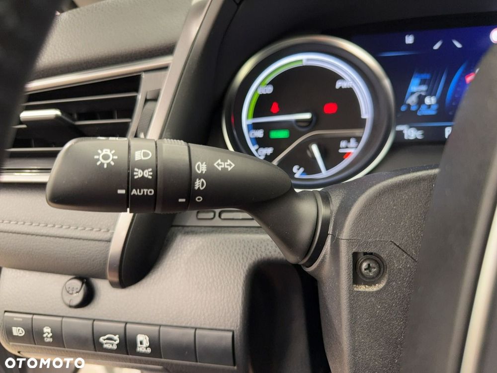 Toyota Camry - 26