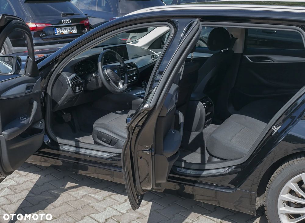 BMW Seria 5 530e - 11