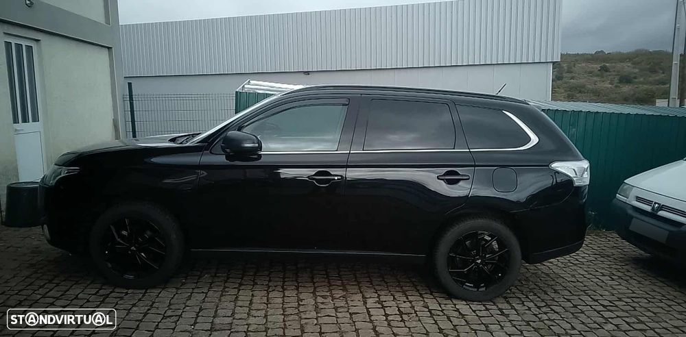 Mitsubishi Outlander 2.2 DI-D 4WD Plus - 1