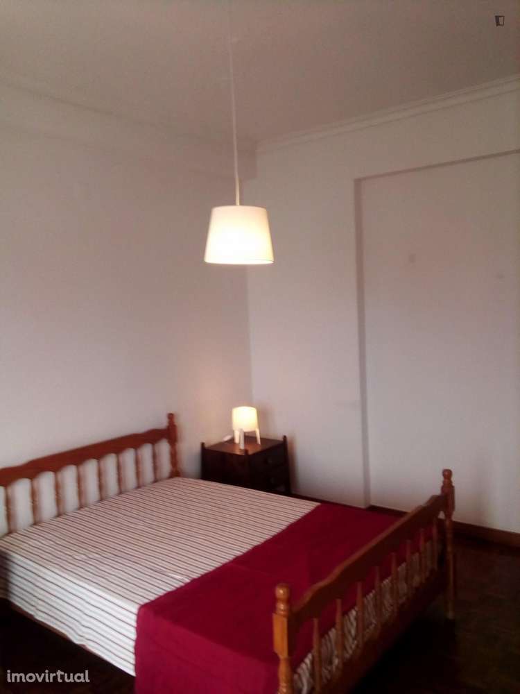 Quarto - localizado em Oeiras Lisbon - Grande imagem: 4/12