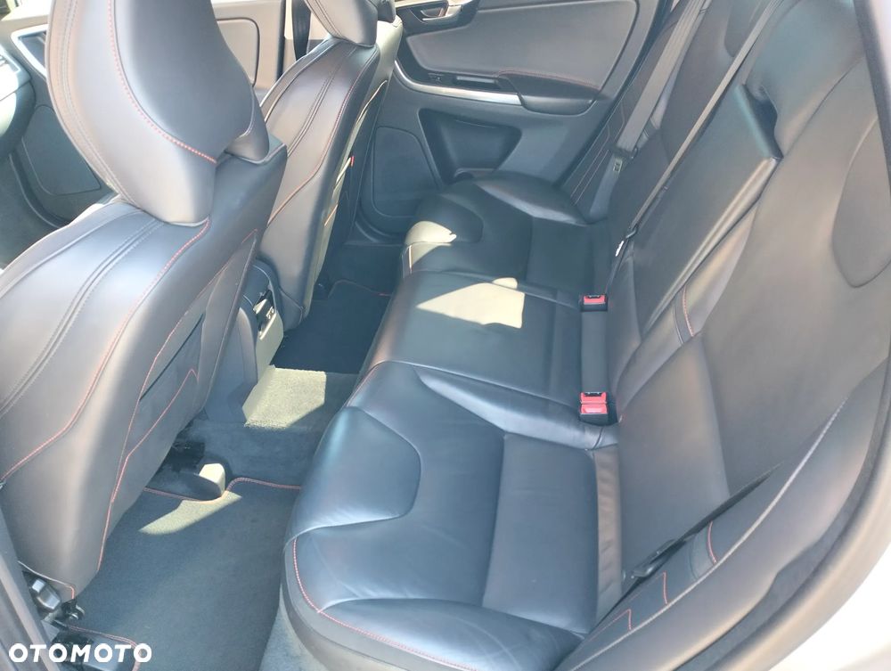 Volvo XC 60 D4 Drive-E Ocean Race - 13
