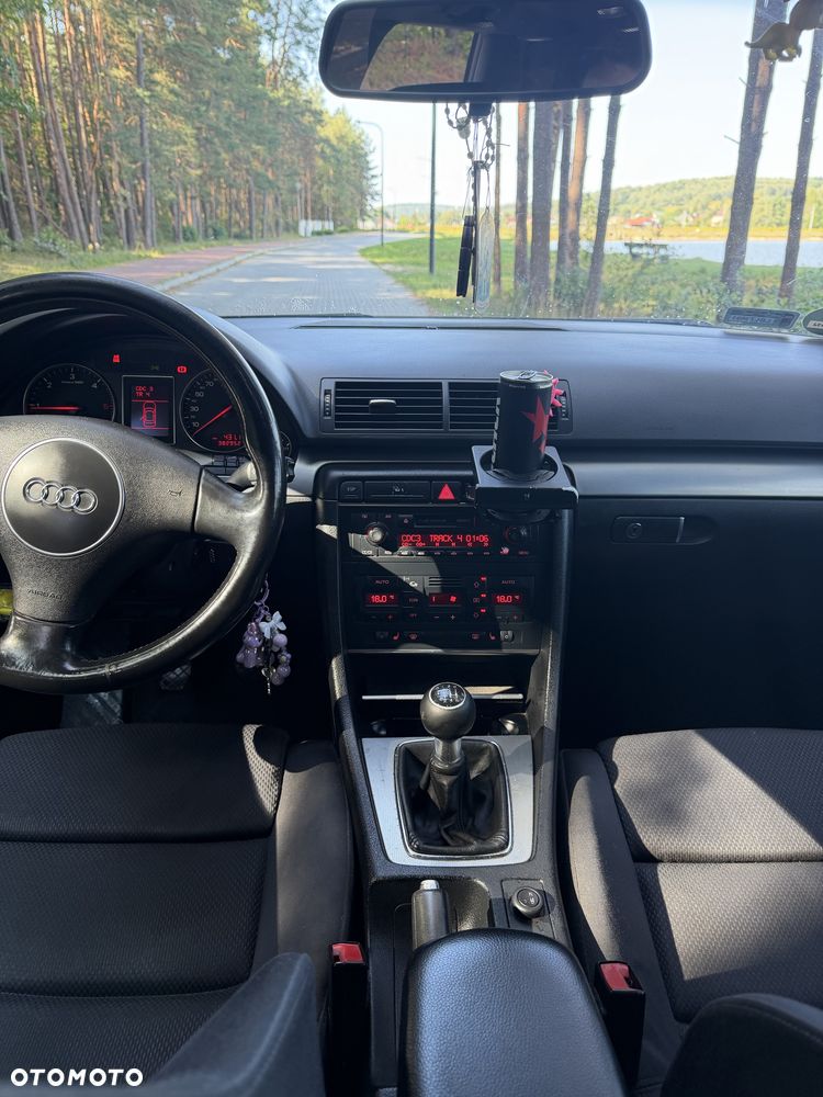 Audi A4 Avant - 4