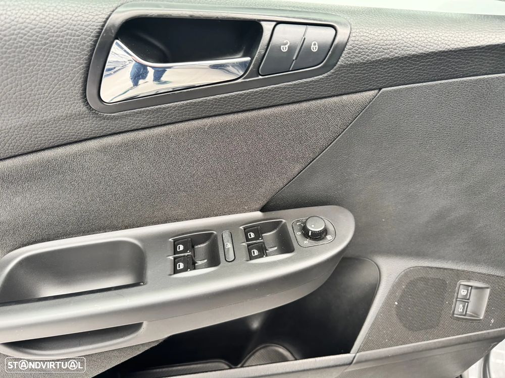 VW Passat 2.0 TDI Confortline - 15